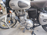Gunmetal Gray Royal Enfield Classic 350