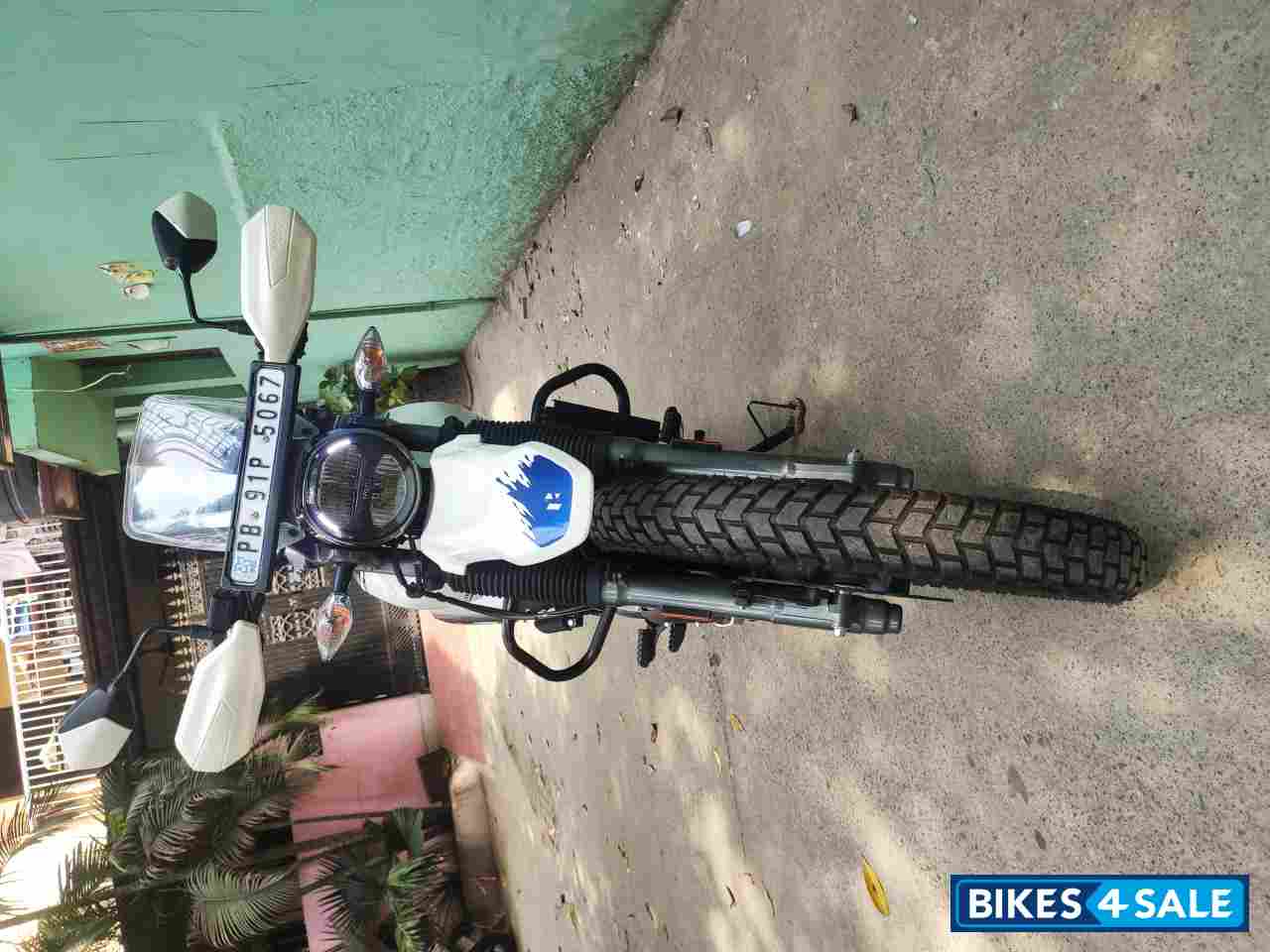 Metallic Nexus Blue Hero Xpulse 200 4V Metallic Nexus Blue Hero Xpulse 200 4V