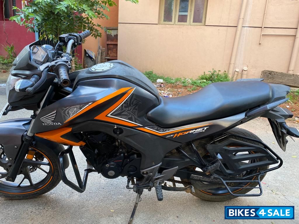Honda CB Hornet 160R