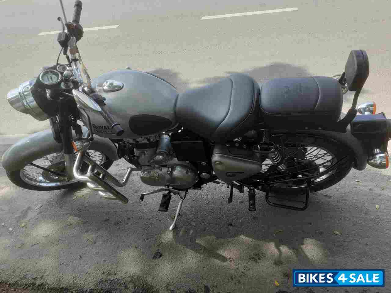 Gunmetal Grey Royal Enfield Classic Gunmetal Grey