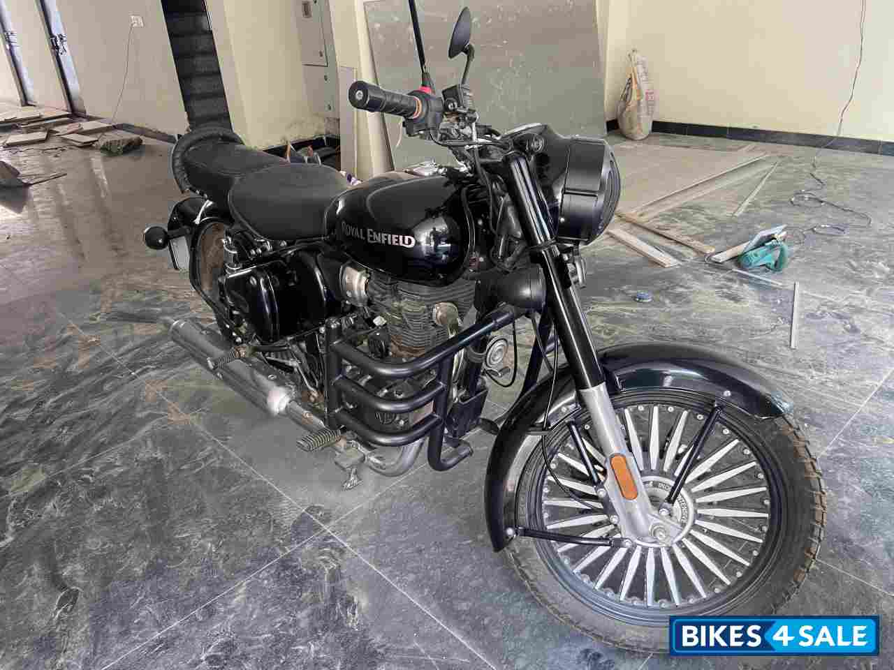 Pure Black Royal Enfield Classic 350