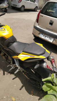 Bajaj Pulsar RS 200