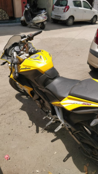 Bajaj Pulsar RS 200