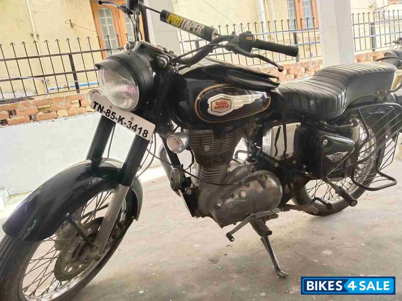 Black Royal Enfield Bullet Standard 350