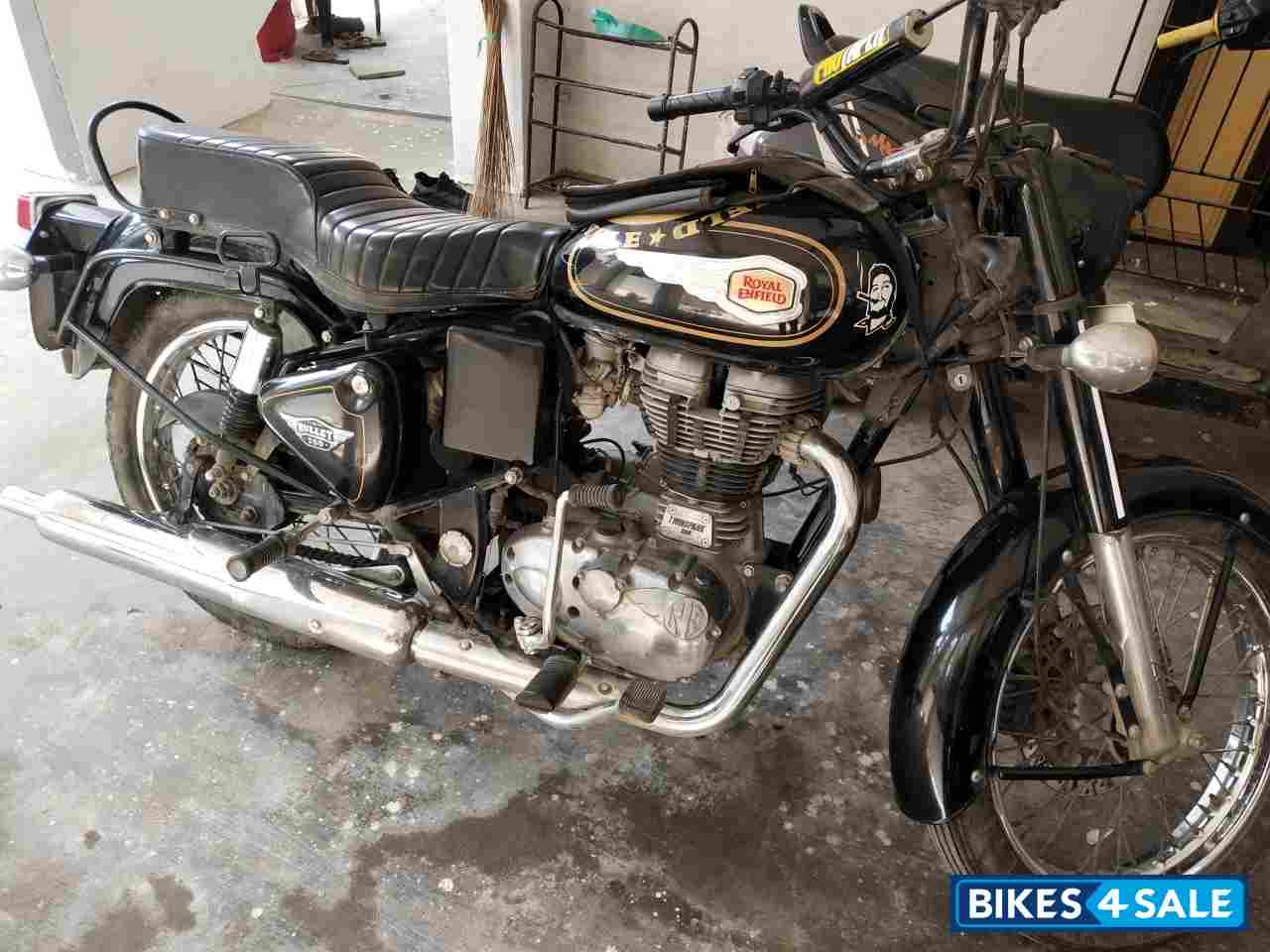 Black Royal Enfield Bullet Standard 350