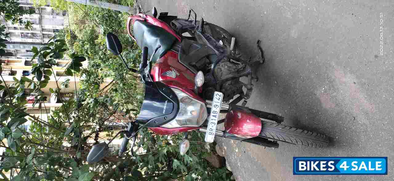 Red Honda CB Unicorn 160