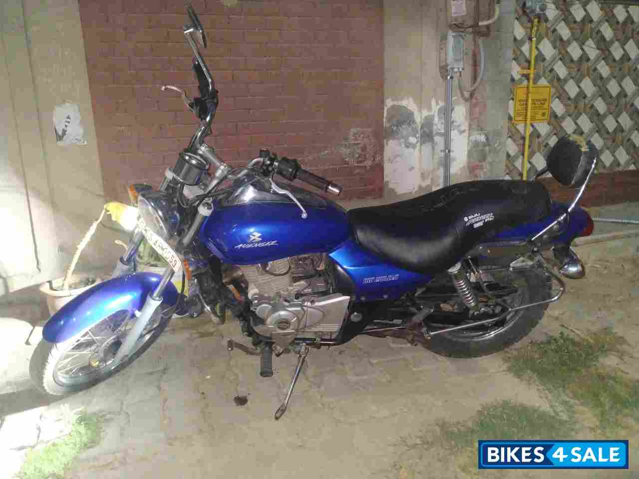 Bajaj Avenger 220 DTS-i