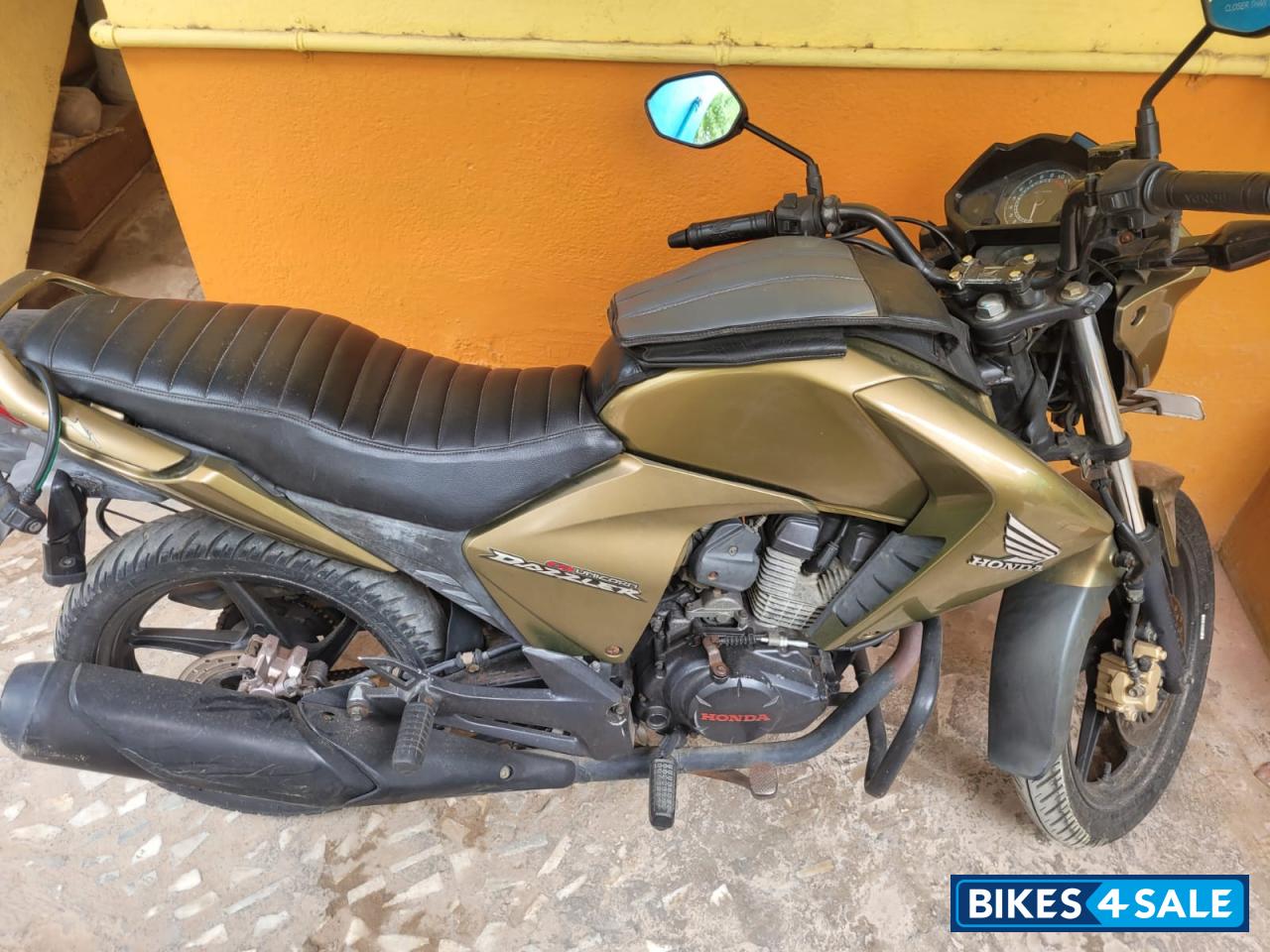 Gold Honda Unicorn Dazzler