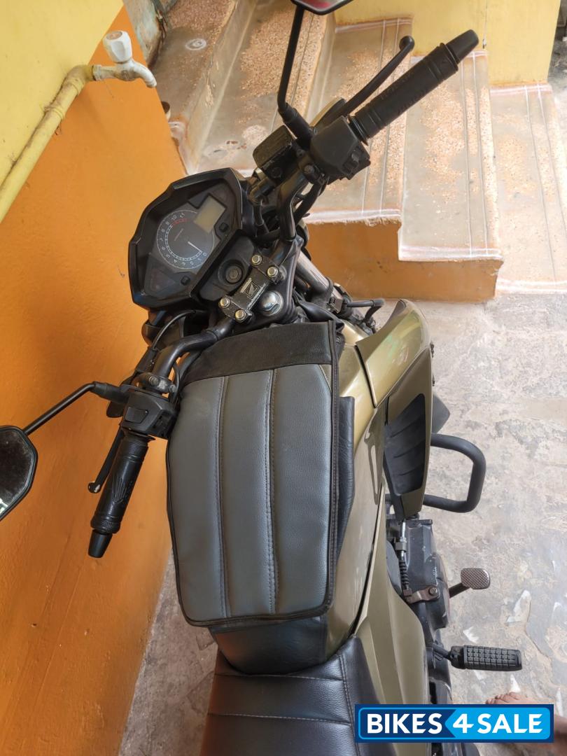 Gold Honda Unicorn Dazzler