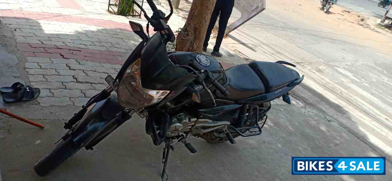 Bajaj Pulsar 135LS