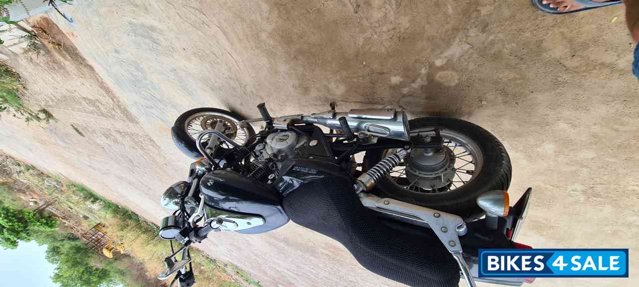 Bajaj Avenger Cruise 220