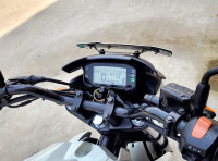 White Suzuki Gixxer 150