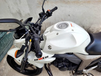 White Suzuki Gixxer 150