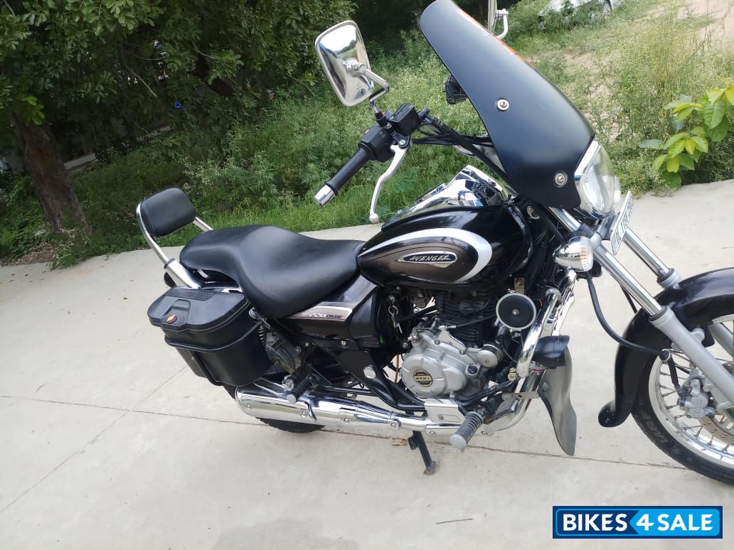 Bajaj Avenger Cruise 220