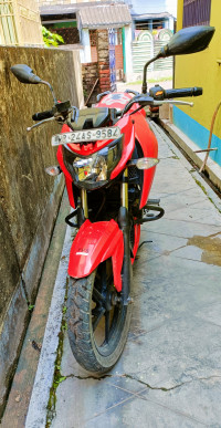 Red TVS Apache RTR 160 4V