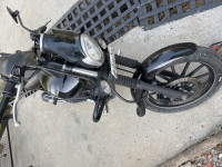 Bajaj Avenger 180 DTS-i