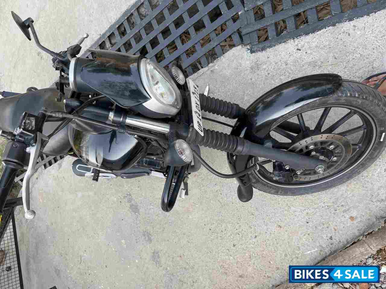 Bajaj Avenger 180 DTS-i