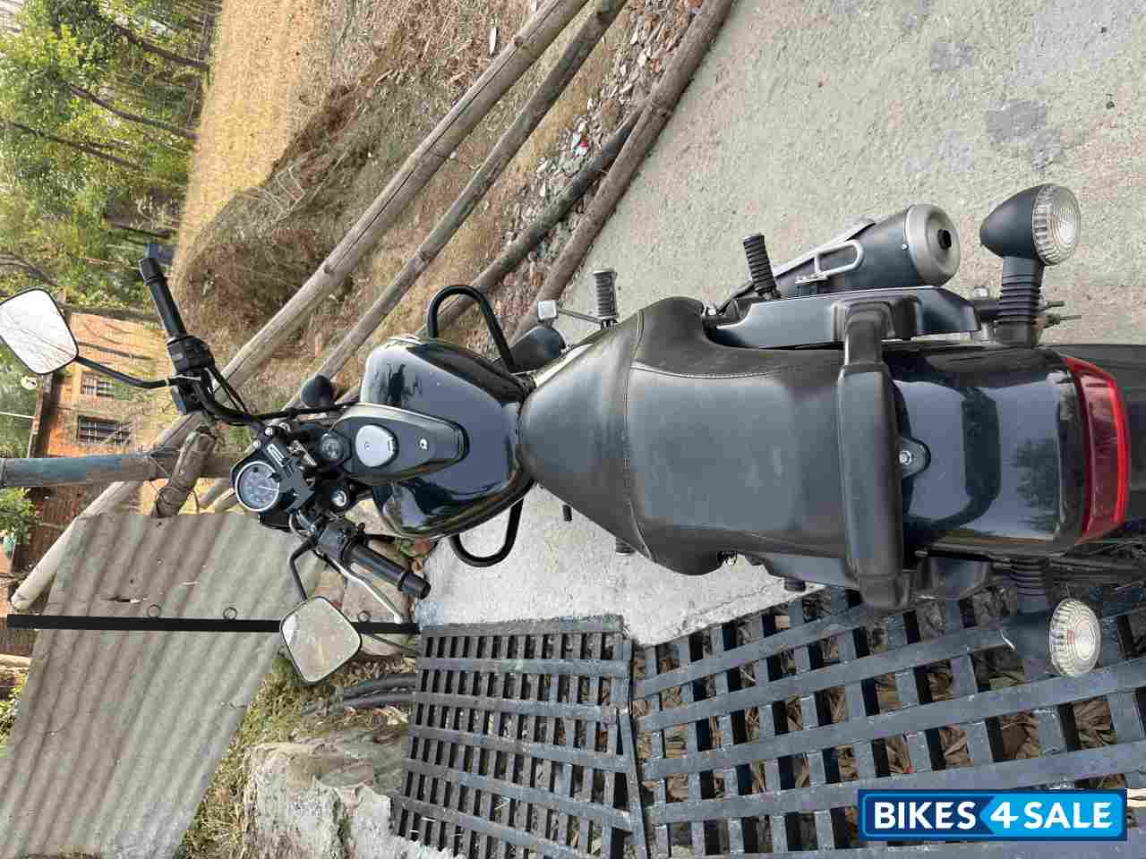 Bajaj Avenger 180 DTS-i