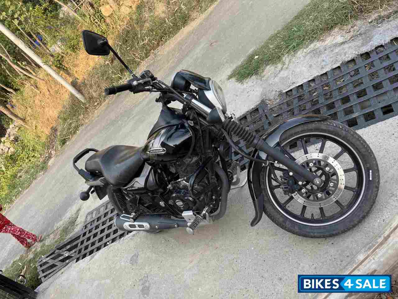 Bajaj Avenger 180 DTS-i