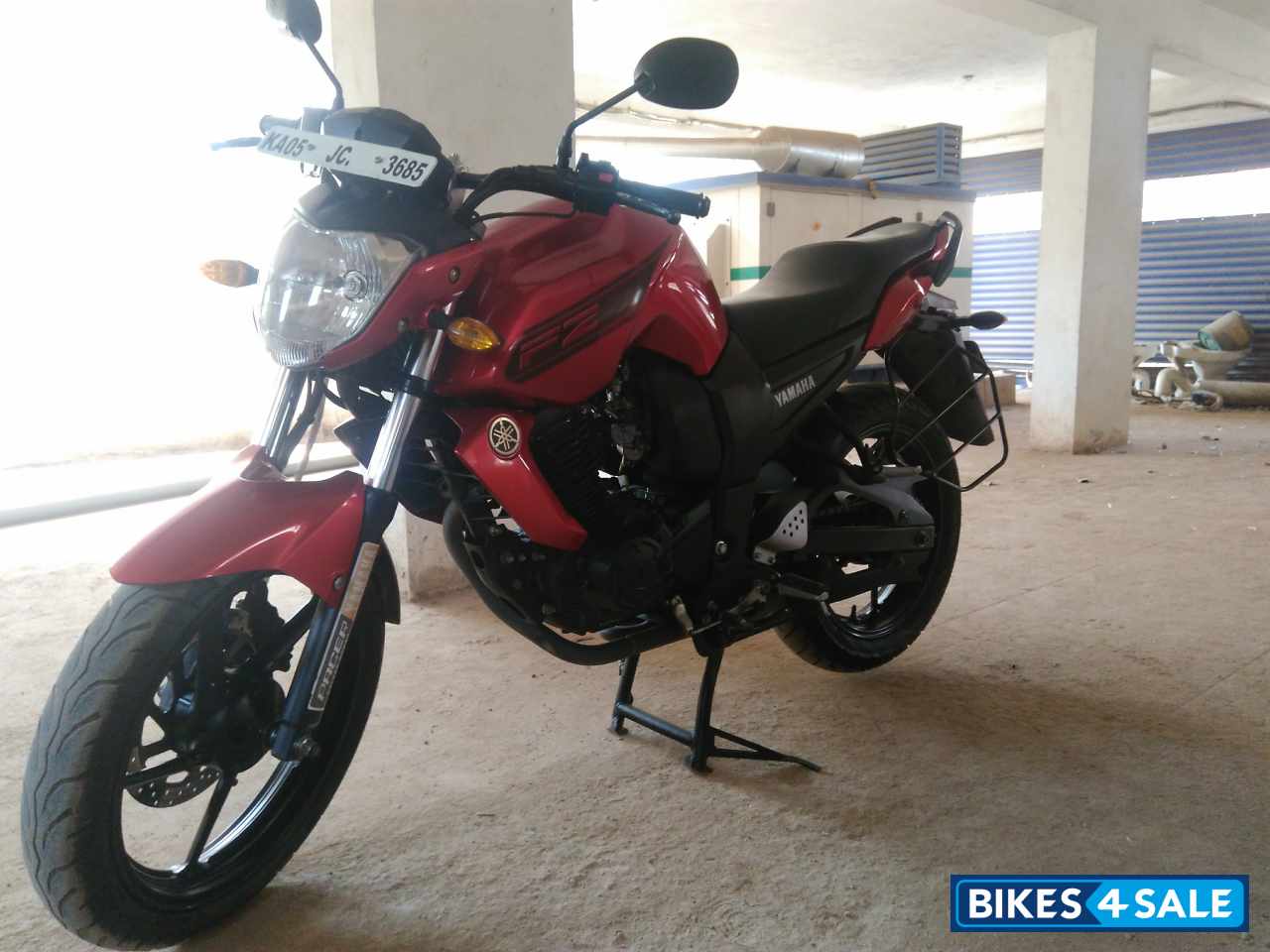 Red Yamaha FZ16