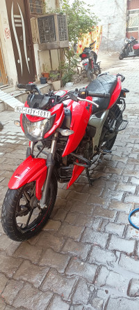 Red TVS Apache RTR 160 4V