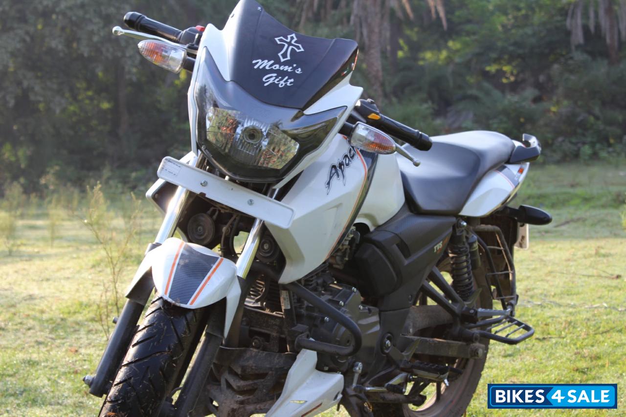 New White TVS Apache RTR 160