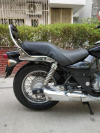 Bajaj Avenger 220 DTS-i