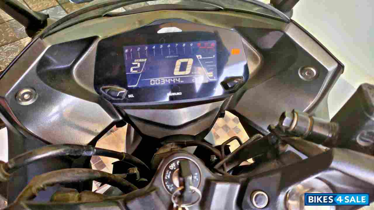 Matt Black Suzuki Gixxer SF 250