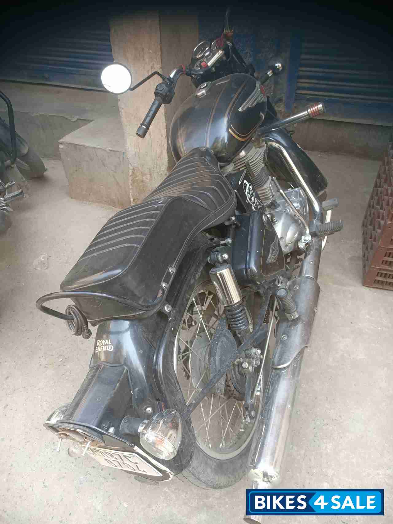 Black Royal Enfield Bullet Standard 350