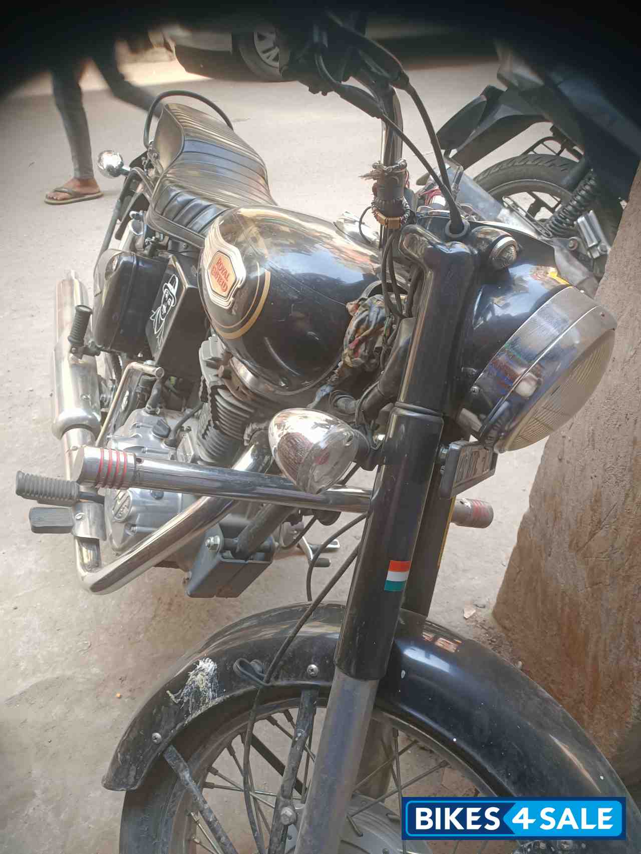 Black Royal Enfield Bullet Standard 350