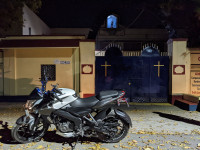 Pearl White Bajaj Pulsar 200 NS