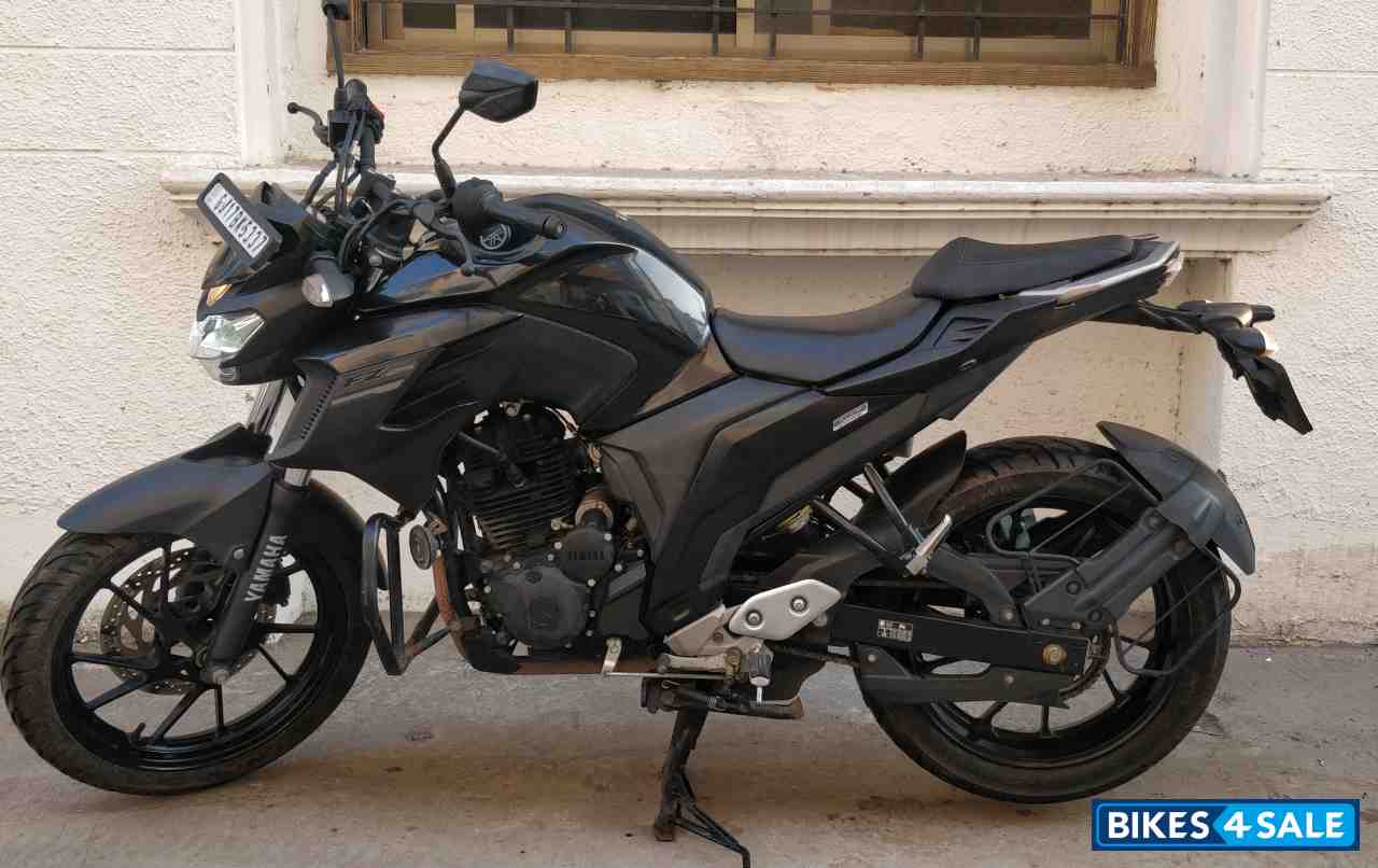Yamaha FZ25
