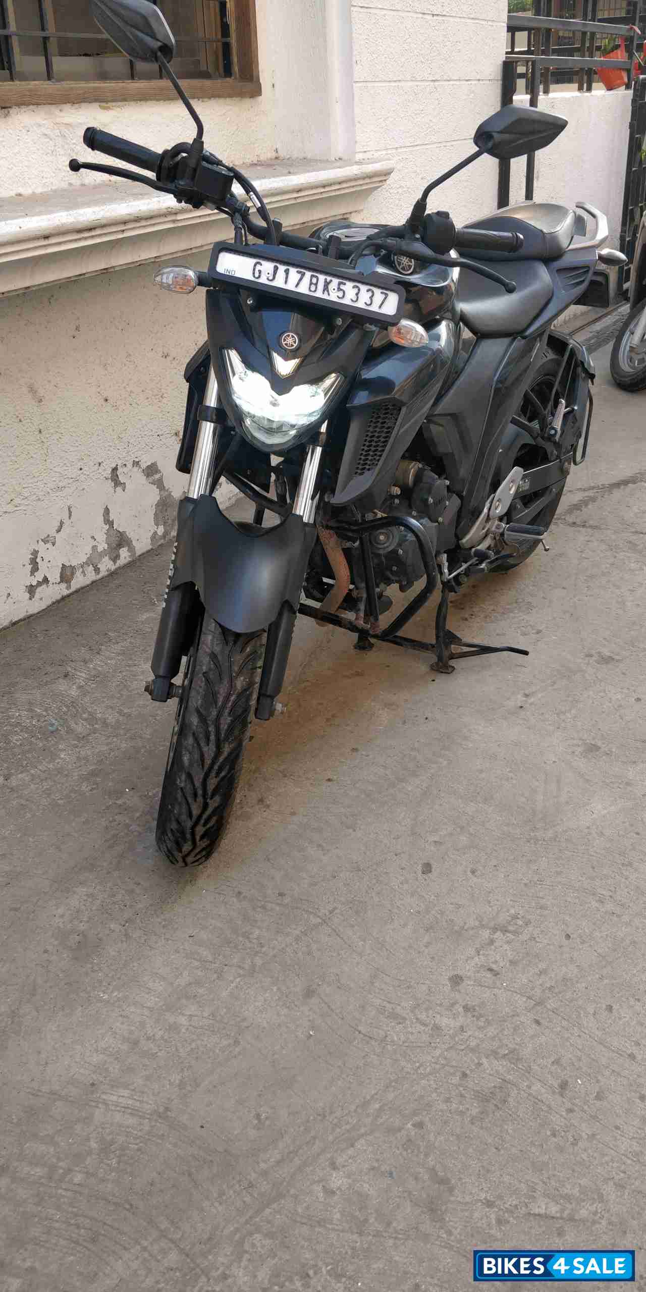 Yamaha FZ25