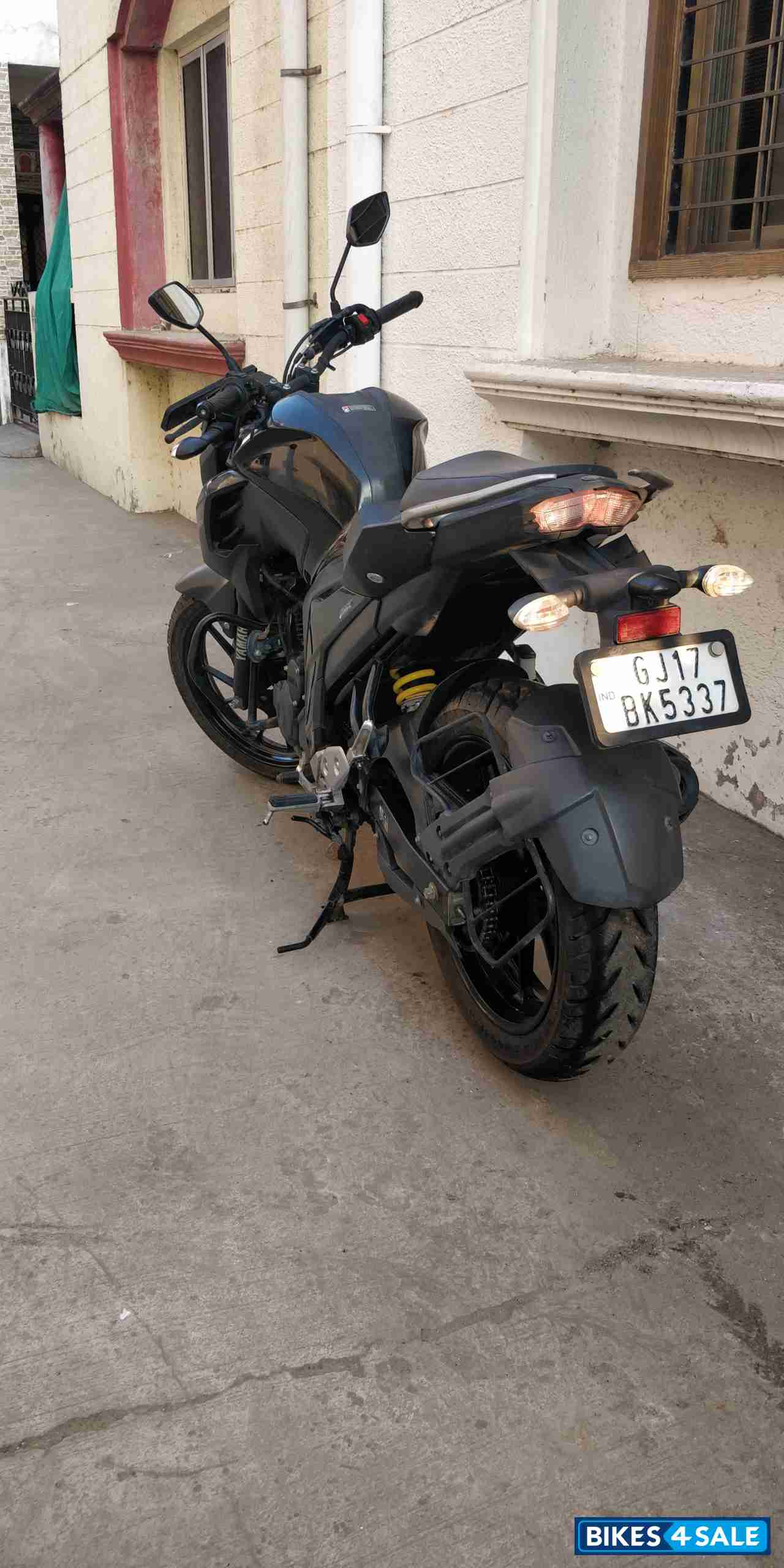 Yamaha FZ25