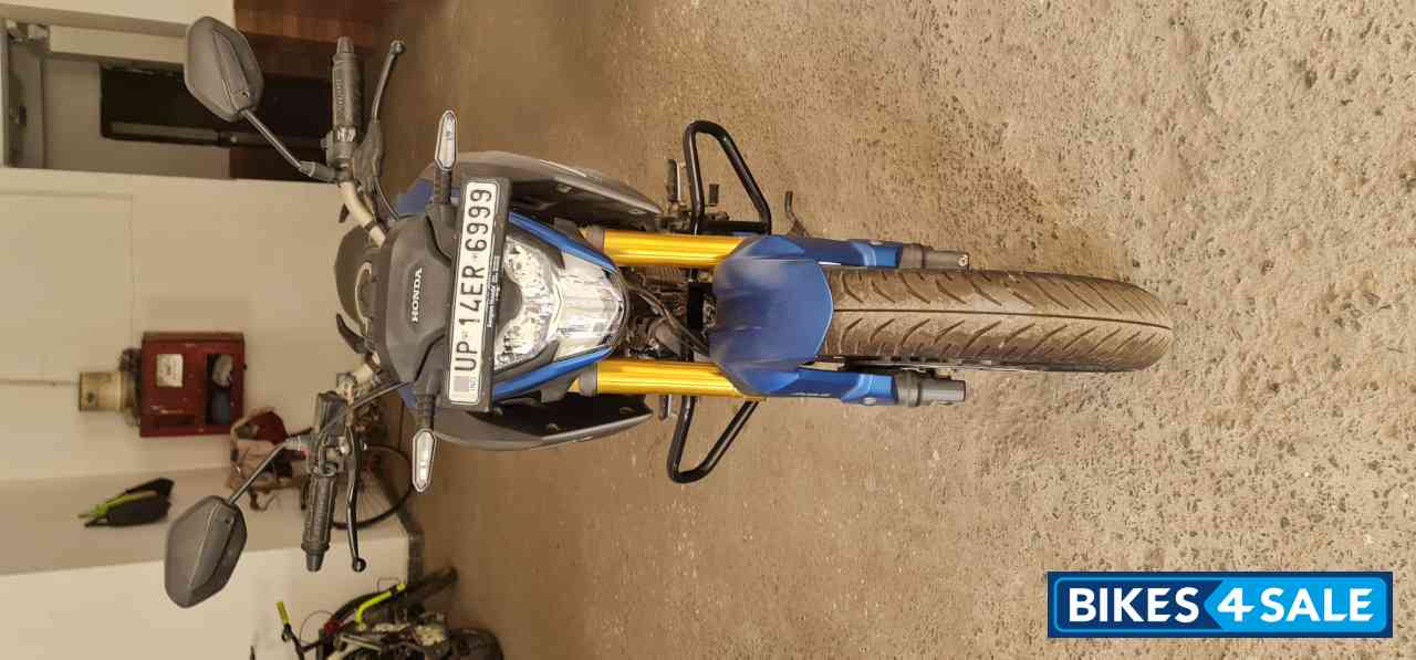 Blue Honda Hornet 2.0