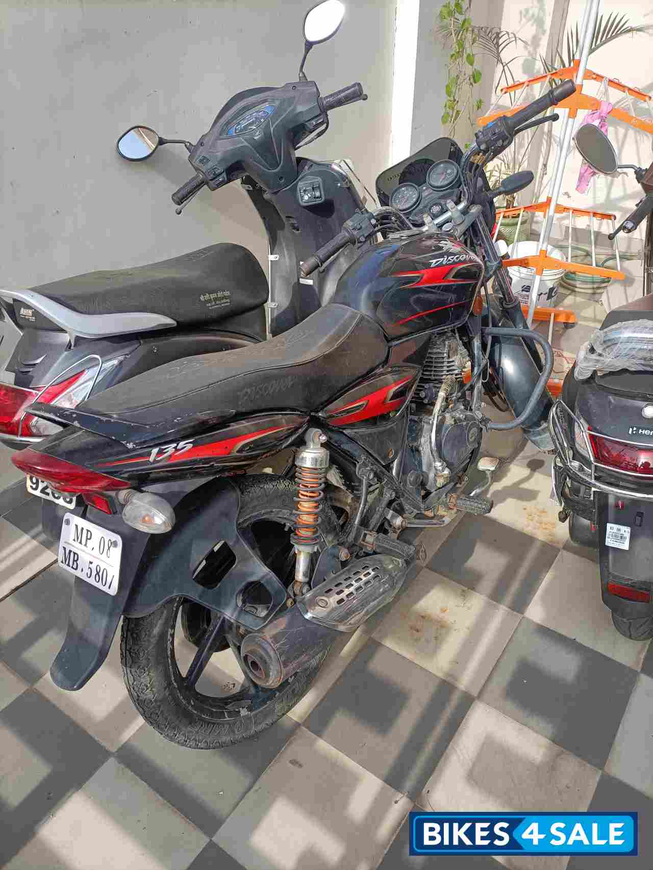 Bajaj Discover DTSi 135