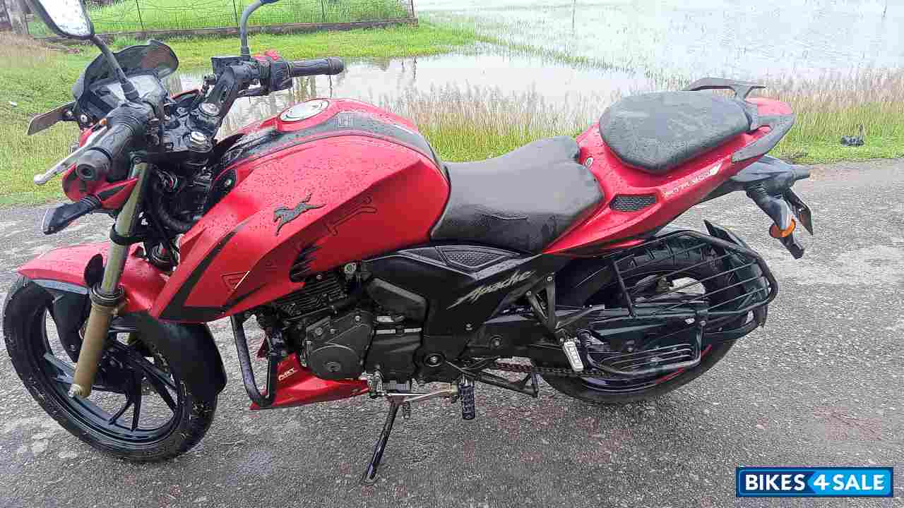 TVS Apache RTR 200 4V