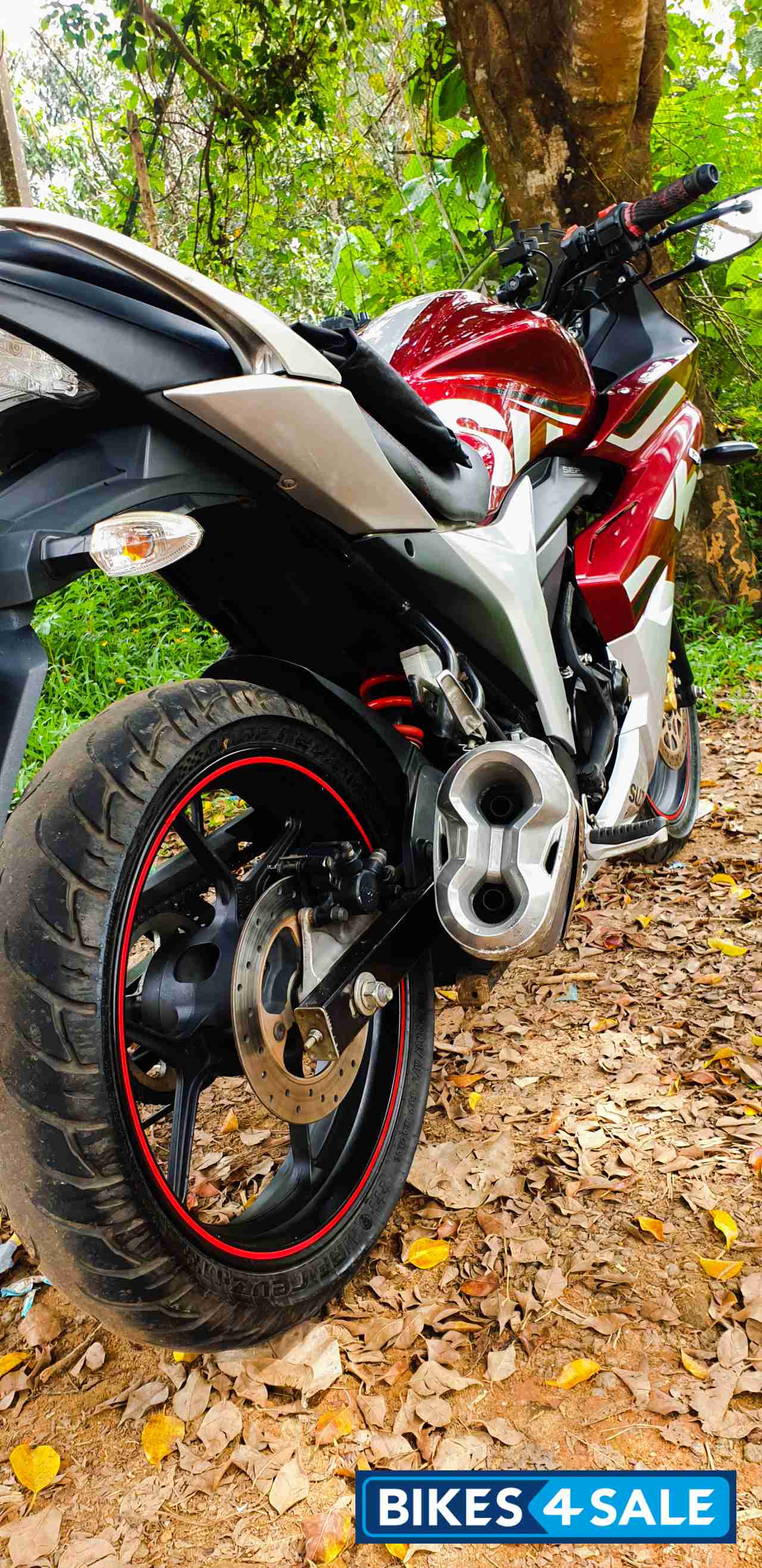 Candy Red Suzuki Gixxer SF SP