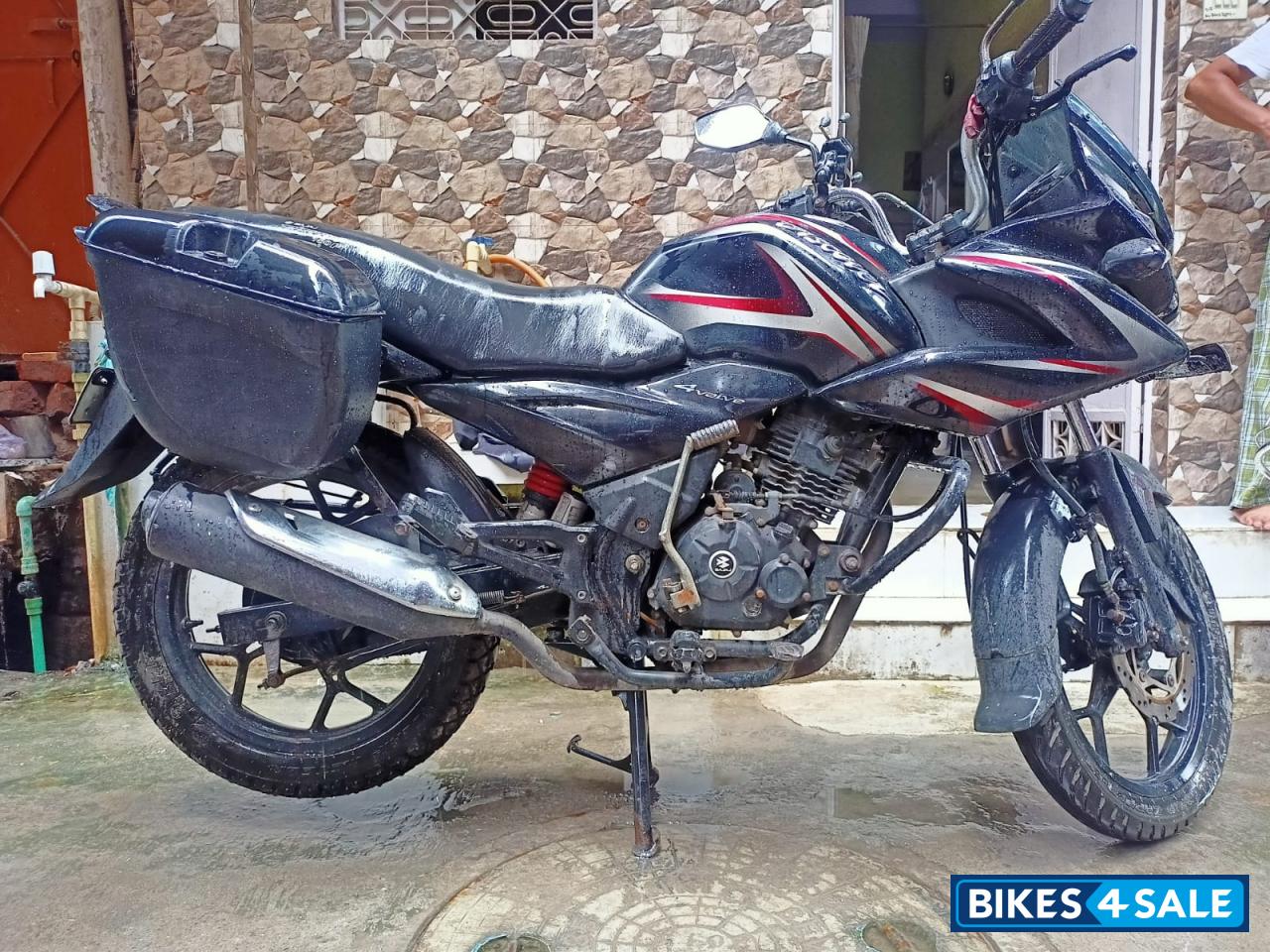Bajaj Discover 150 F