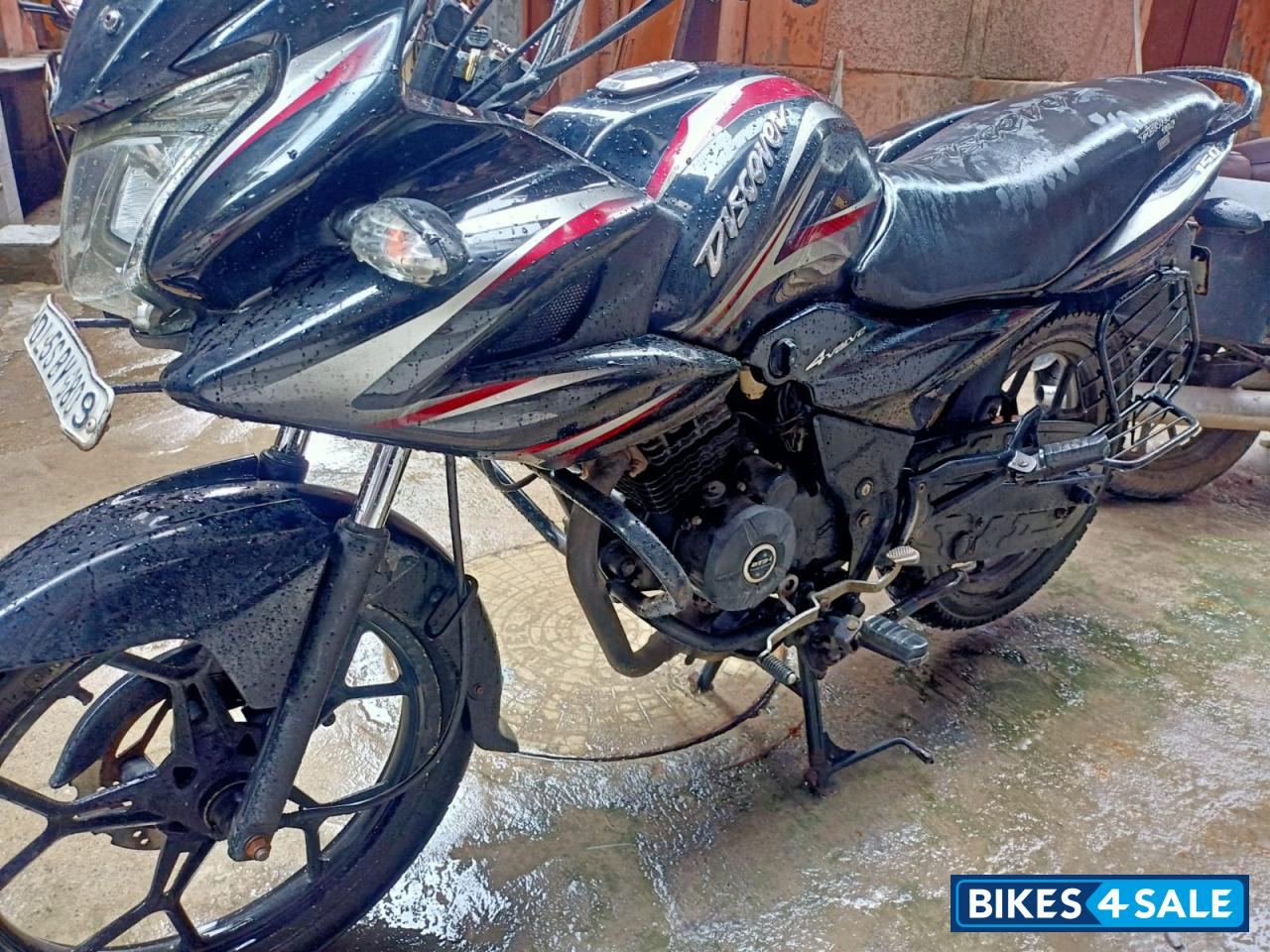 Bajaj Discover 150 F Bajaj Discover 150 F