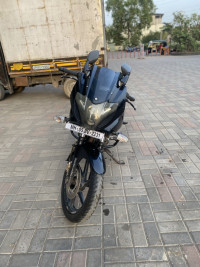 Black Bajaj Pulsar 220 DTSFi