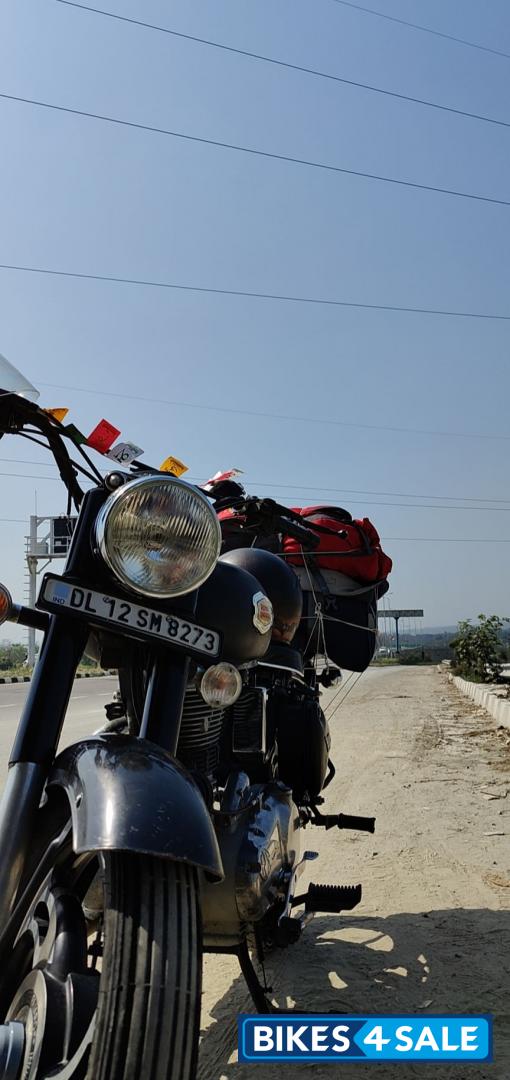 Black Royal Enfield Bullet Standard 350