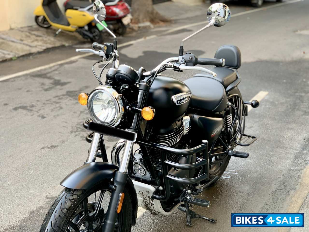 Royal Enfield Meteor 350 Stellar