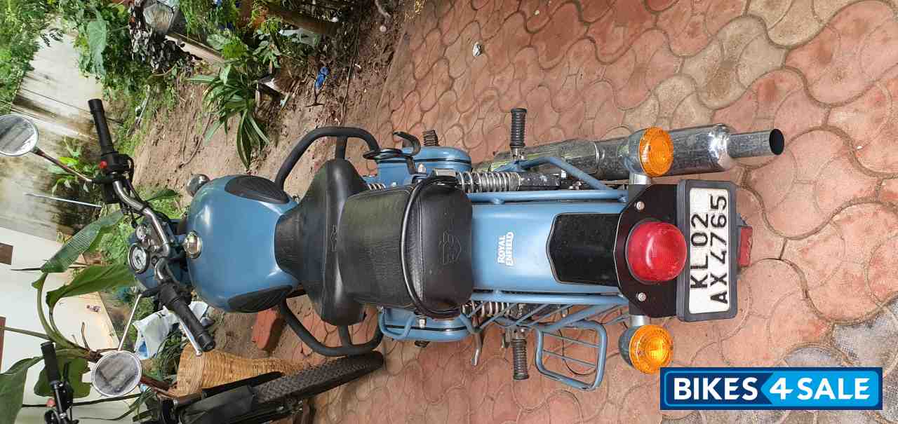 Squardon Blue Royal Enfield Classic Squadron Blue