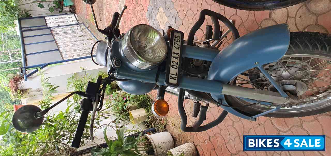 Squardon Blue Royal Enfield Classic Squadron Blue