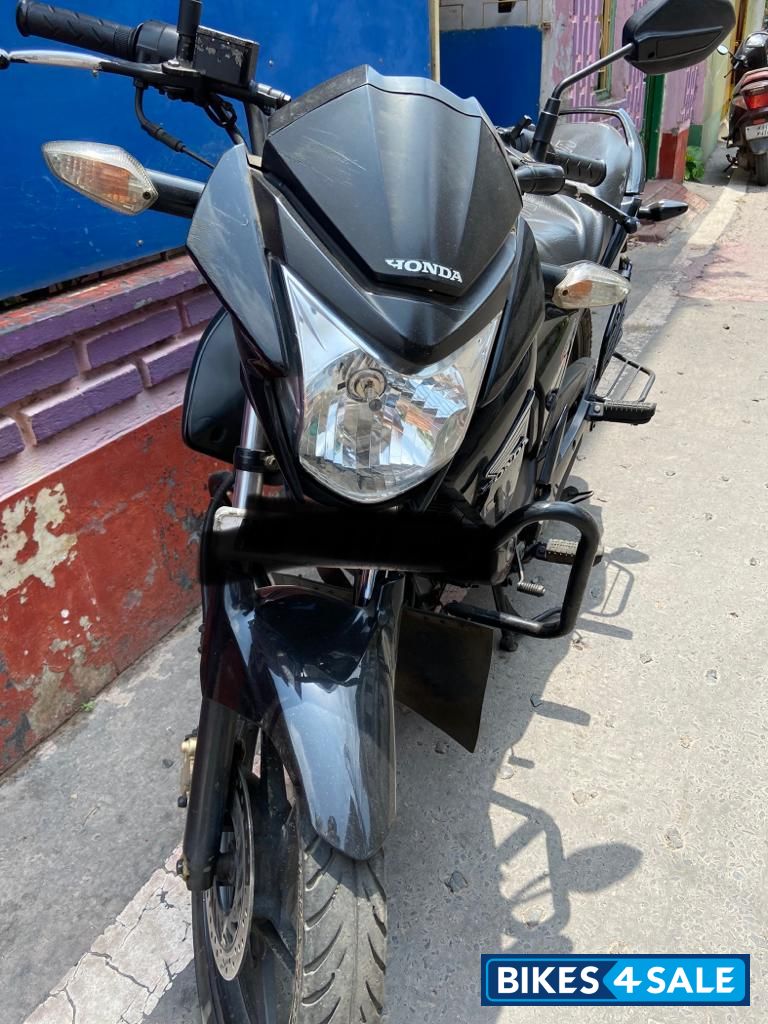 Black Honda Unicorn Dazzler