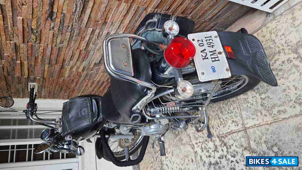 Black Royal Enfield Thunderbird TwinSpark 350