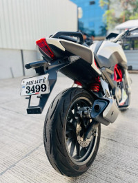 White Benelli TNT 25