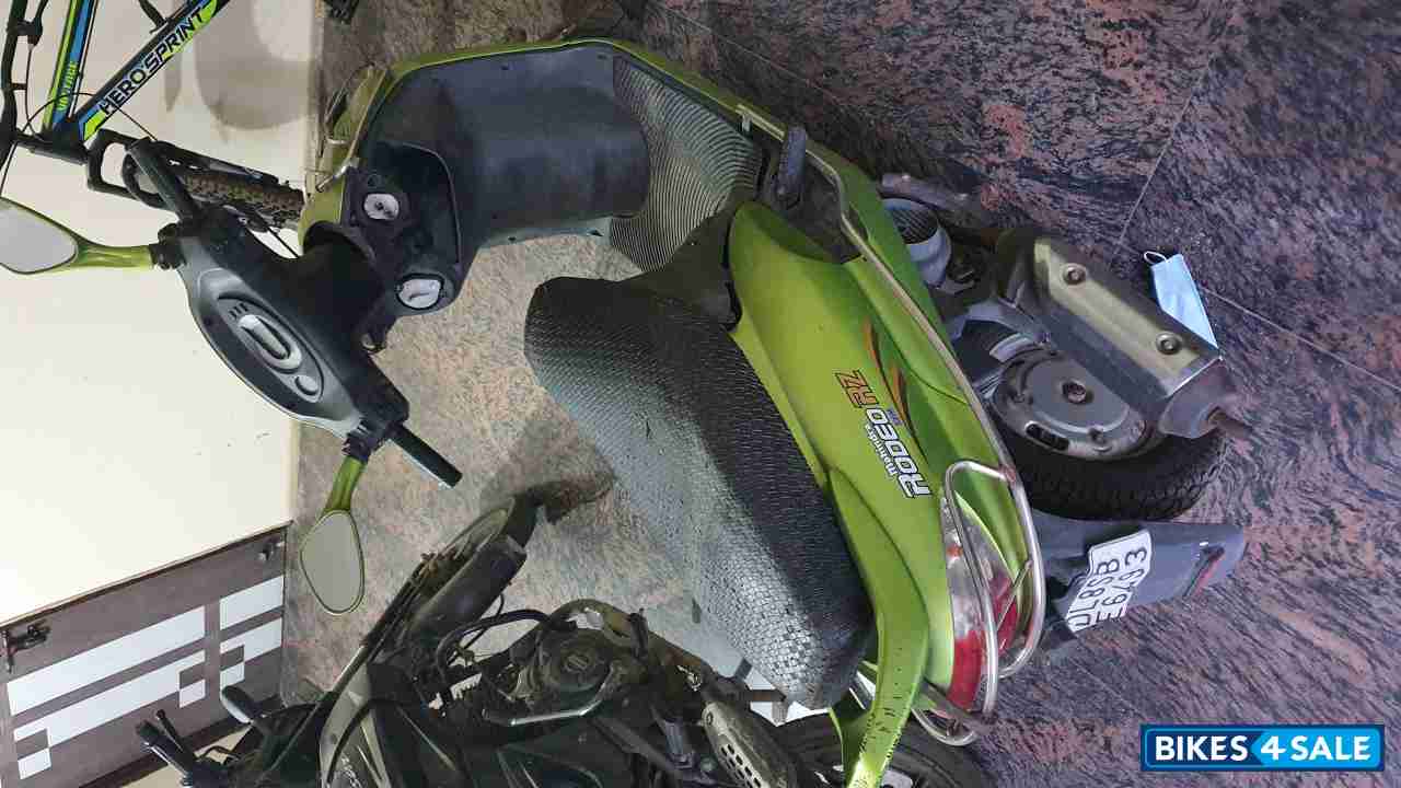 Green Mahindra Rodeo RZ