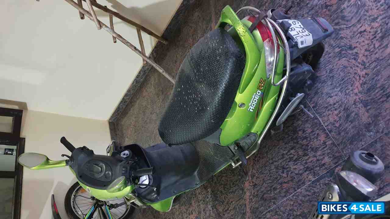 Green Mahindra Rodeo RZ